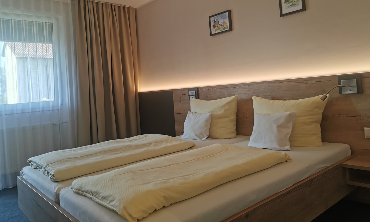 Zimmer Superior: Doppelbett, Hotel am Regenbogen Cham